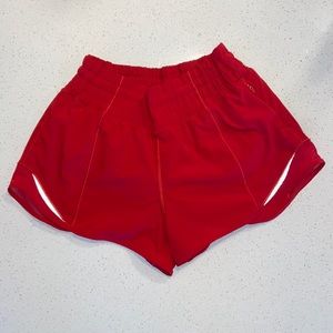 High rise Lululemon Hotty hot 2.5 shorts size 2